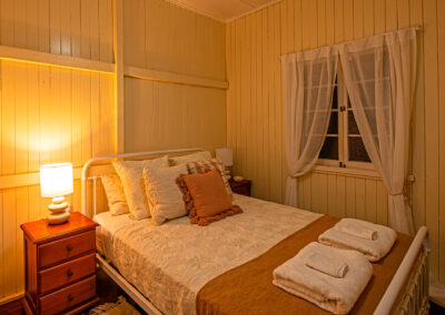 Cedar Glen Scenic Rim Accommodation Dairy Cottage Bedroom 2