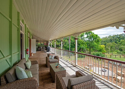 Cedar Glen Scenic Rim Accommodation Homestead Verandah 2jpg