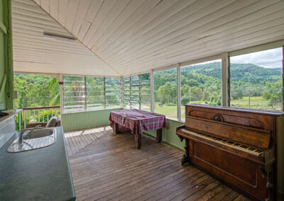 Cedar Glen Scenic Rim Accommodation Homestead Verandah