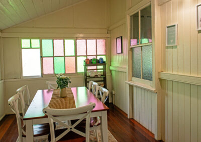 Cedar Glen Scenic Rim Accommodation Wallaby Cottage Dining Room