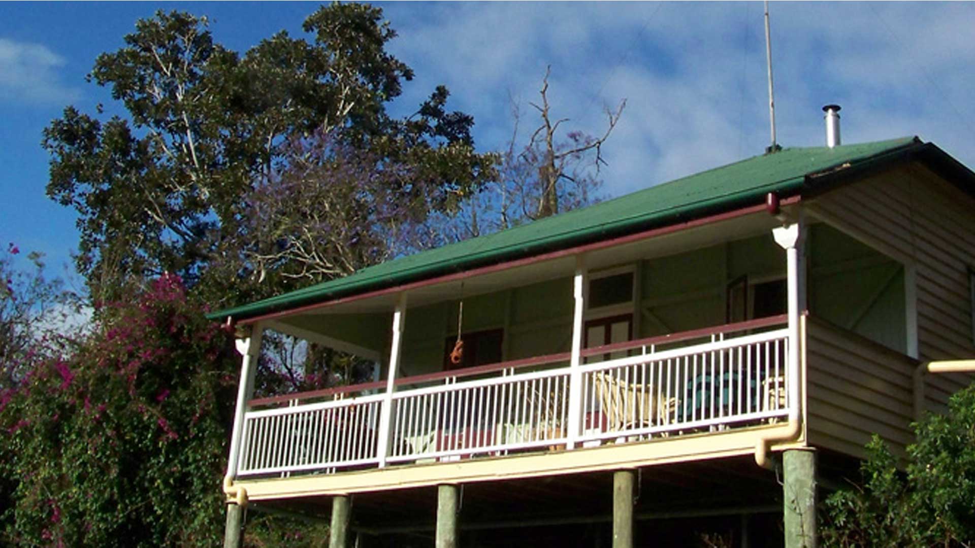 Cedar-Glen-Scenic-Rim-Accommodation-Wallaby-Cottage